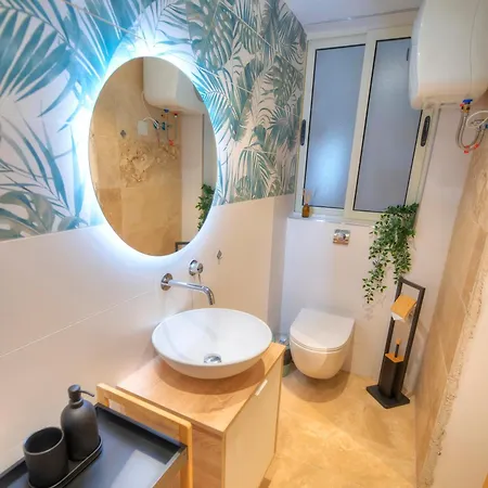 Gunlayer Maisonette Apartment