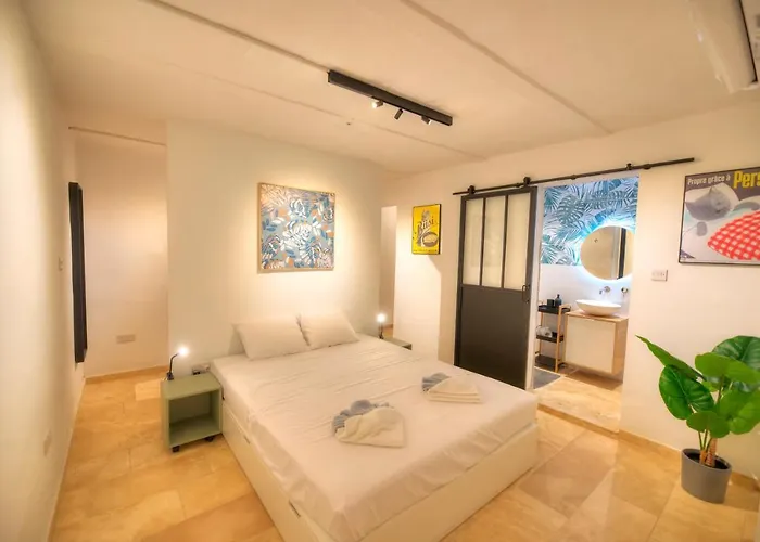 Gunlayer Maisonette * Floriana