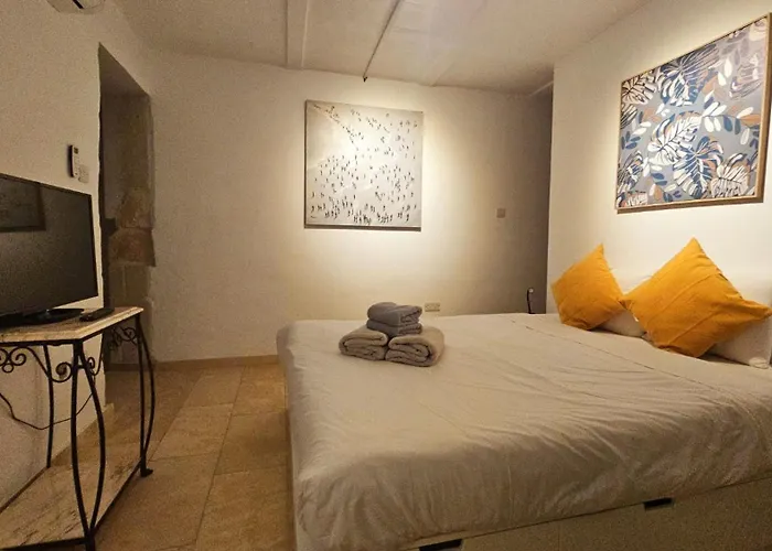 Gunlayer Maisonette Floriana