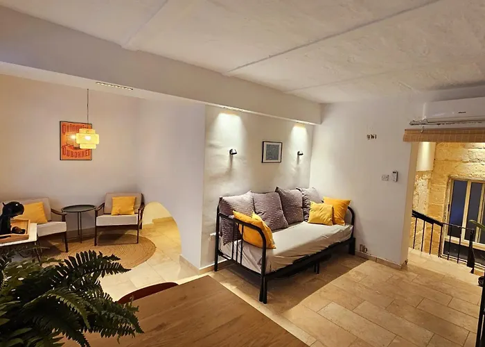 Gunlayer Maisonette * Floriana