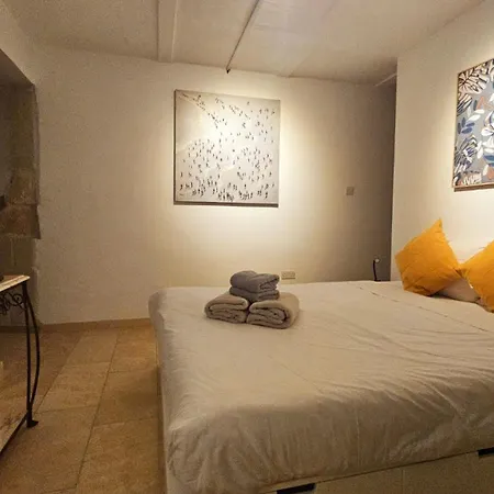 Gunlayer Maisonette Floriana