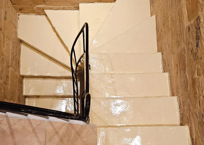 Gunlayer Maisonette Il-Furjana